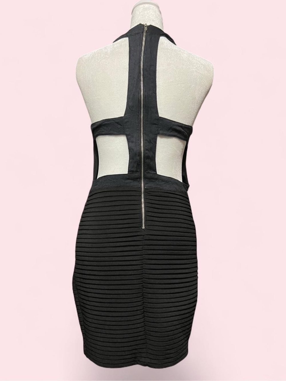 Medium Black Cutout Bodycon Dress - Sleek Halter Back